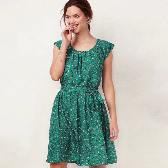 LC Lauren Conrad Dresses & Skirts - LC Lauren Conrad Floral Pleated Green & White Dress with Cap Sleeves Size Large